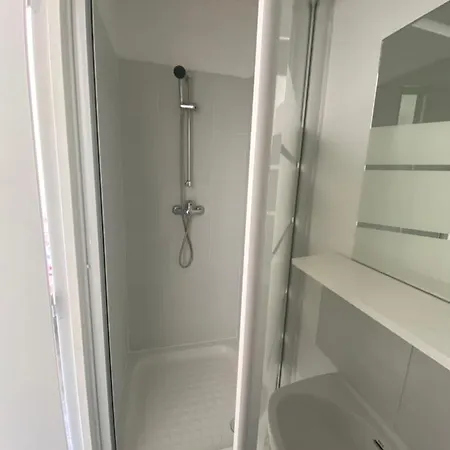 Chitwan Apartment Palaiseau